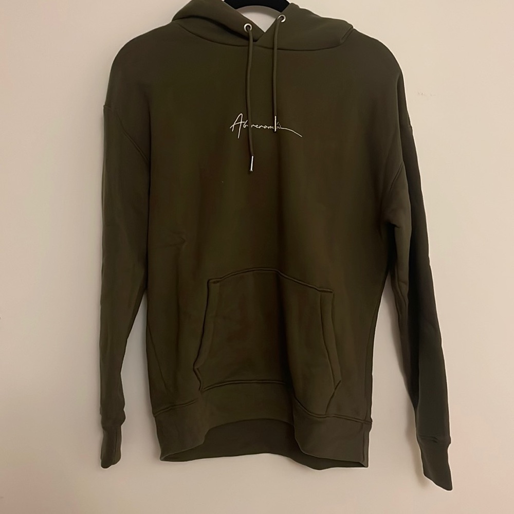 Olive green men’s sweatshirt
